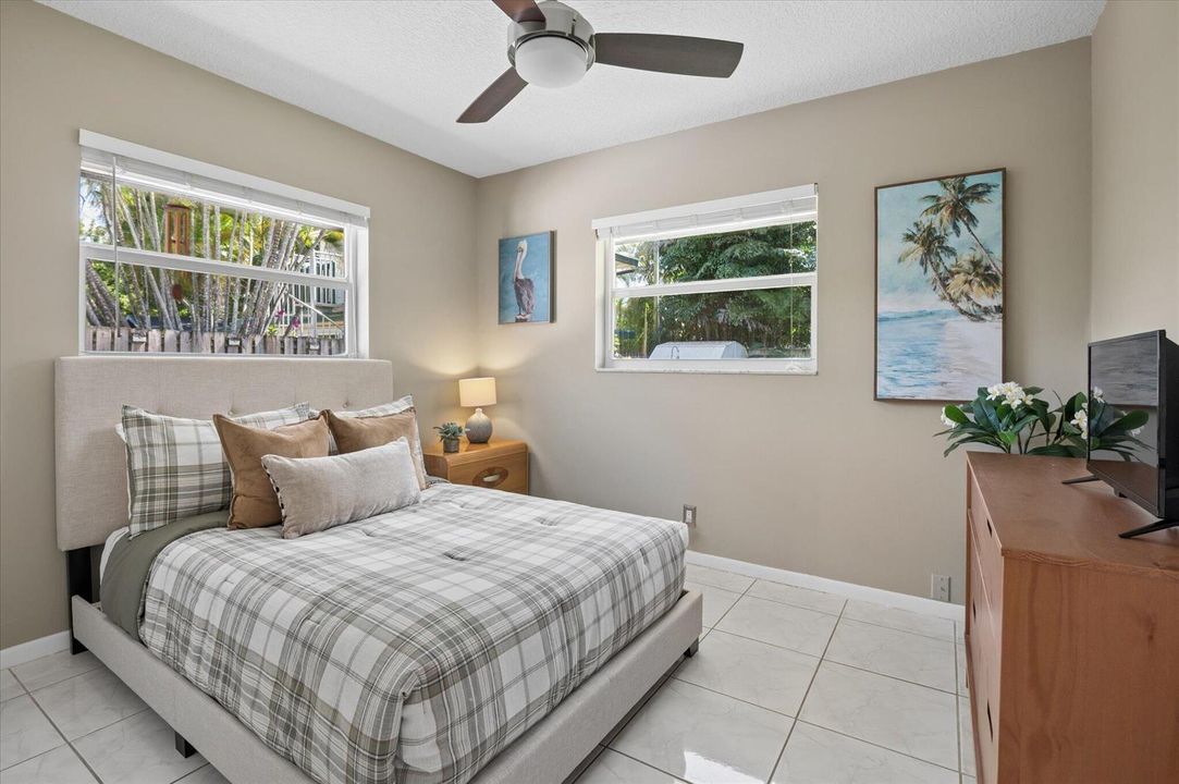 11-108 NE 22nd St-13