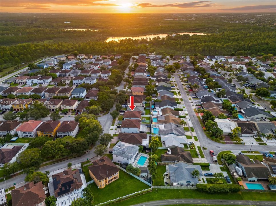 На продажу: $799,900 (5 спален, 4 ванн, 2740 Квадратных фут)