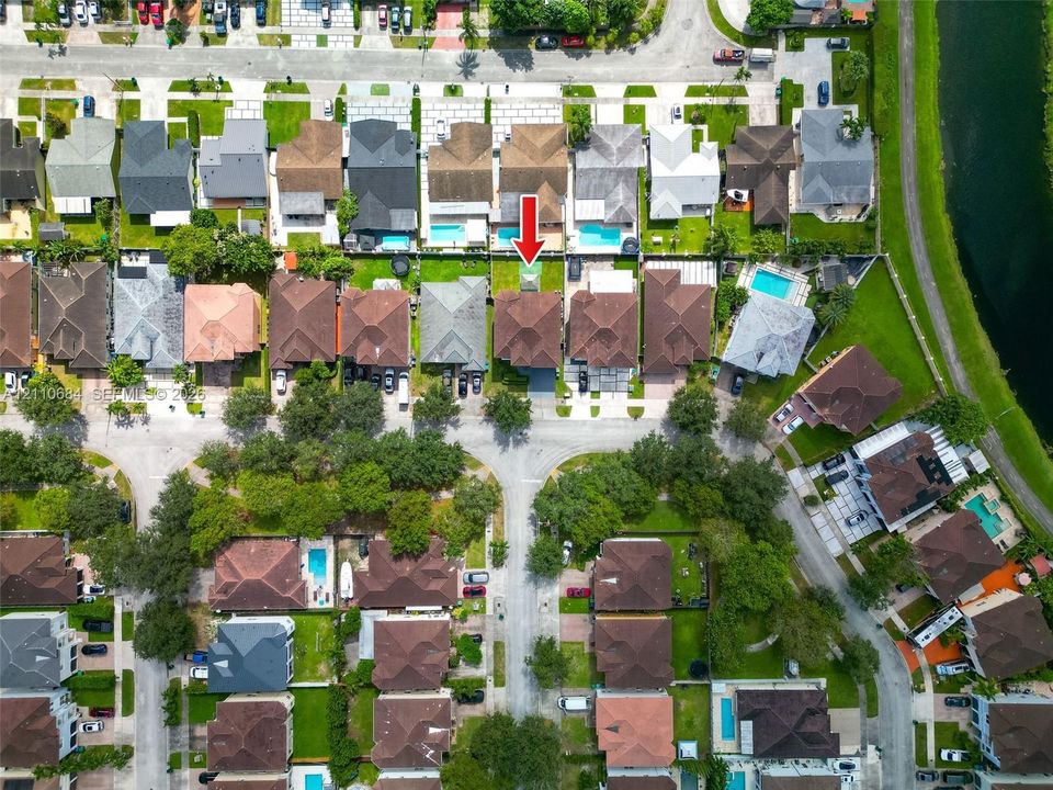 На продажу: $799,900 (5 спален, 4 ванн, 2740 Квадратных фут)