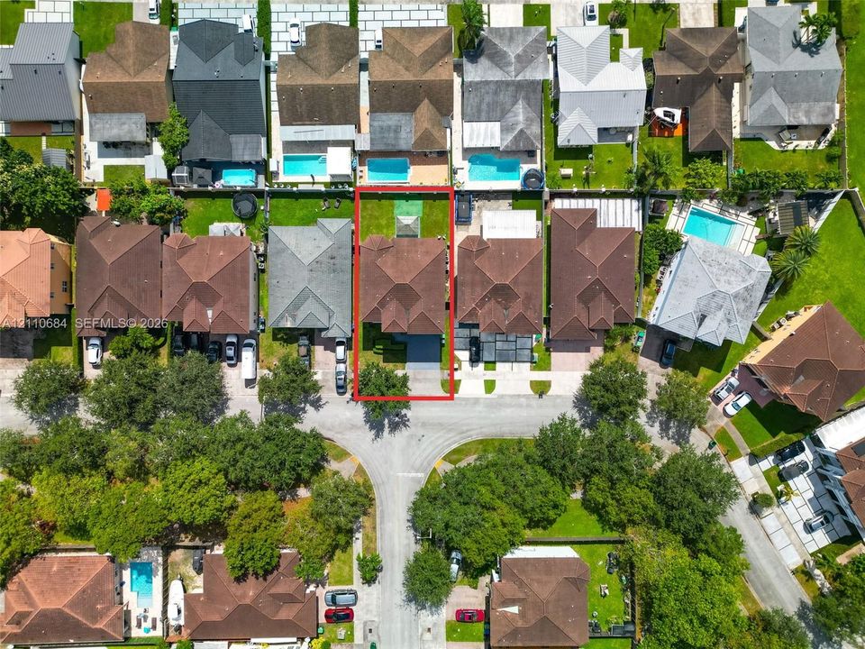 На продажу: $799,900 (5 спален, 4 ванн, 2740 Квадратных фут)