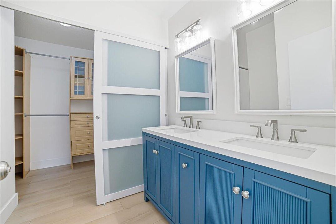 Bedroom 1 Vanity - 2
