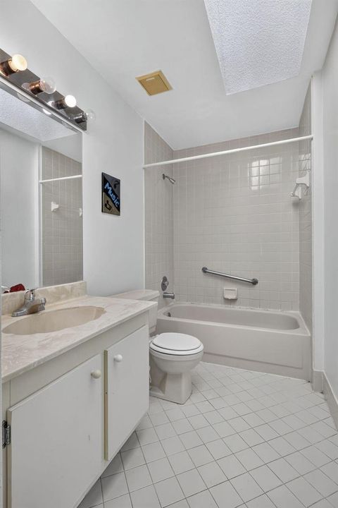 2ND BATHROOM