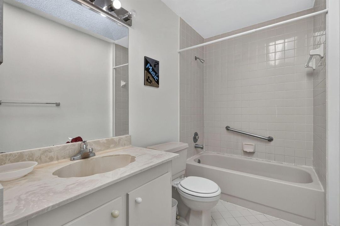 2ND BATHROOM