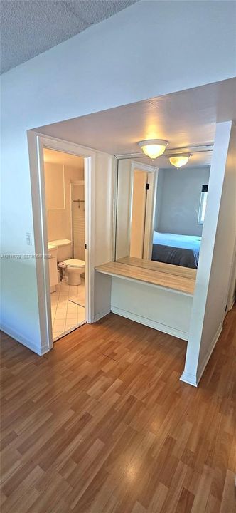 For Sale: $549,900 (2 beds, 2 baths, 1150 Square Feet)