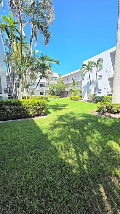 For Sale: $549,900 (2 beds, 2 baths, 1150 Square Feet)