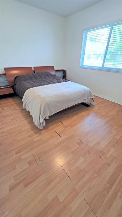 For Sale: $549,900 (2 beds, 2 baths, 1150 Square Feet)