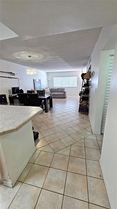 For Sale: $549,900 (2 beds, 2 baths, 1150 Square Feet)