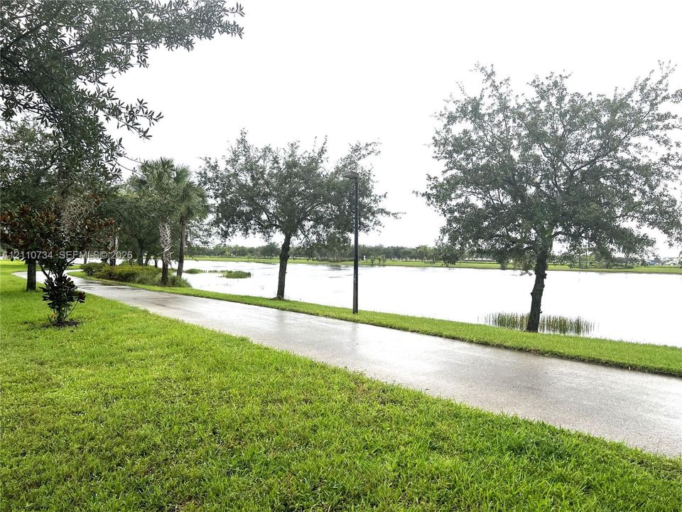 For Rent: $2,600 (3 beds, 2 baths, 1662 Square Feet)