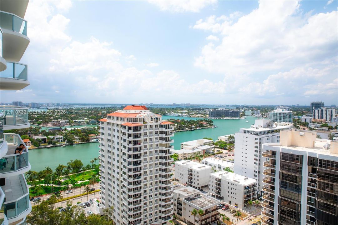 For Rent: $4,100 (1 beds, 1 baths, 808 Square Feet)