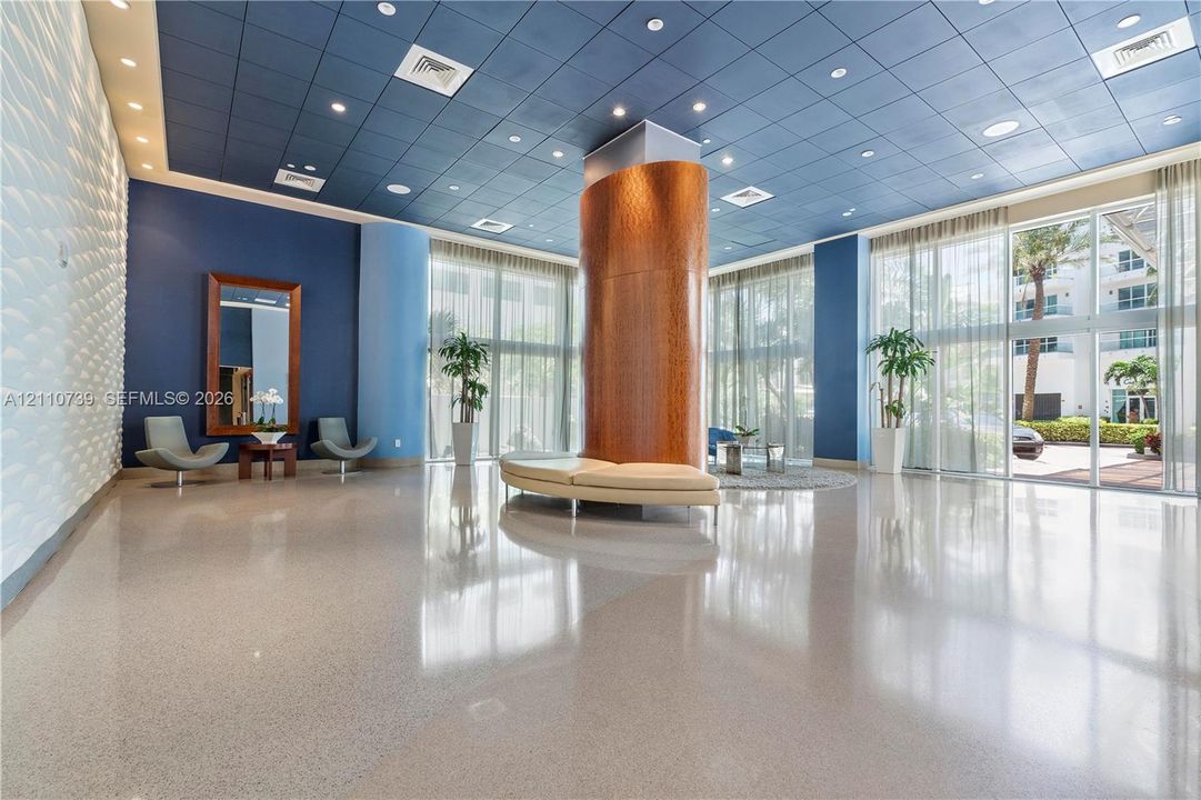 For Rent: $4,100 (1 beds, 1 baths, 808 Square Feet)