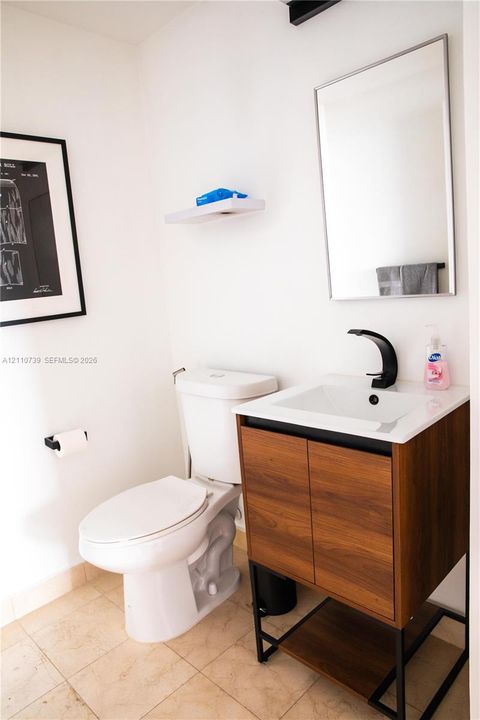 For Rent: $4,100 (1 beds, 1 baths, 808 Square Feet)