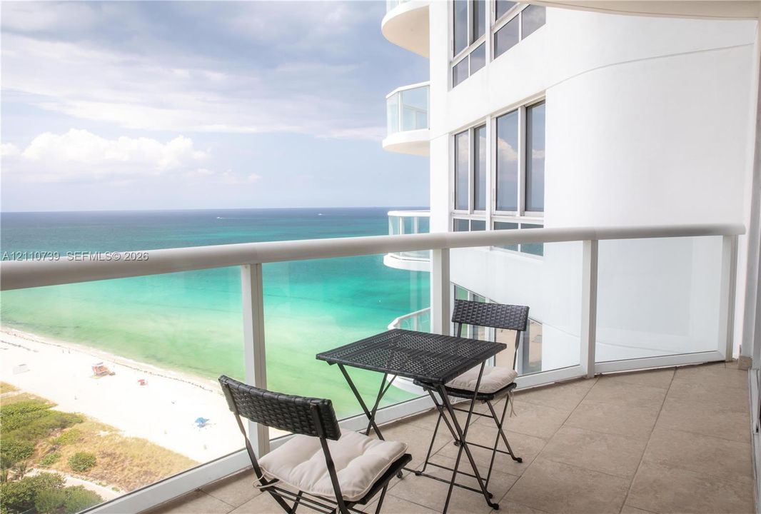 For Rent: $4,100 (1 beds, 1 baths, 808 Square Feet)