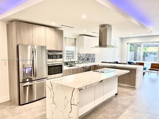 For Rent: $8,000 (3 beds, 3 baths, 2200 Square Feet)