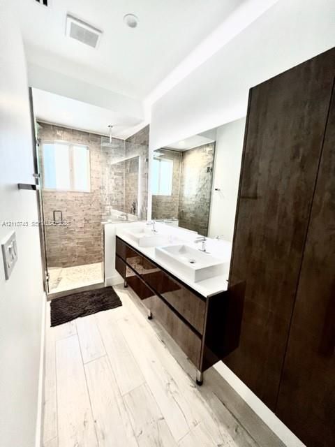 For Rent: $8,000 (3 beds, 3 baths, 2200 Square Feet)