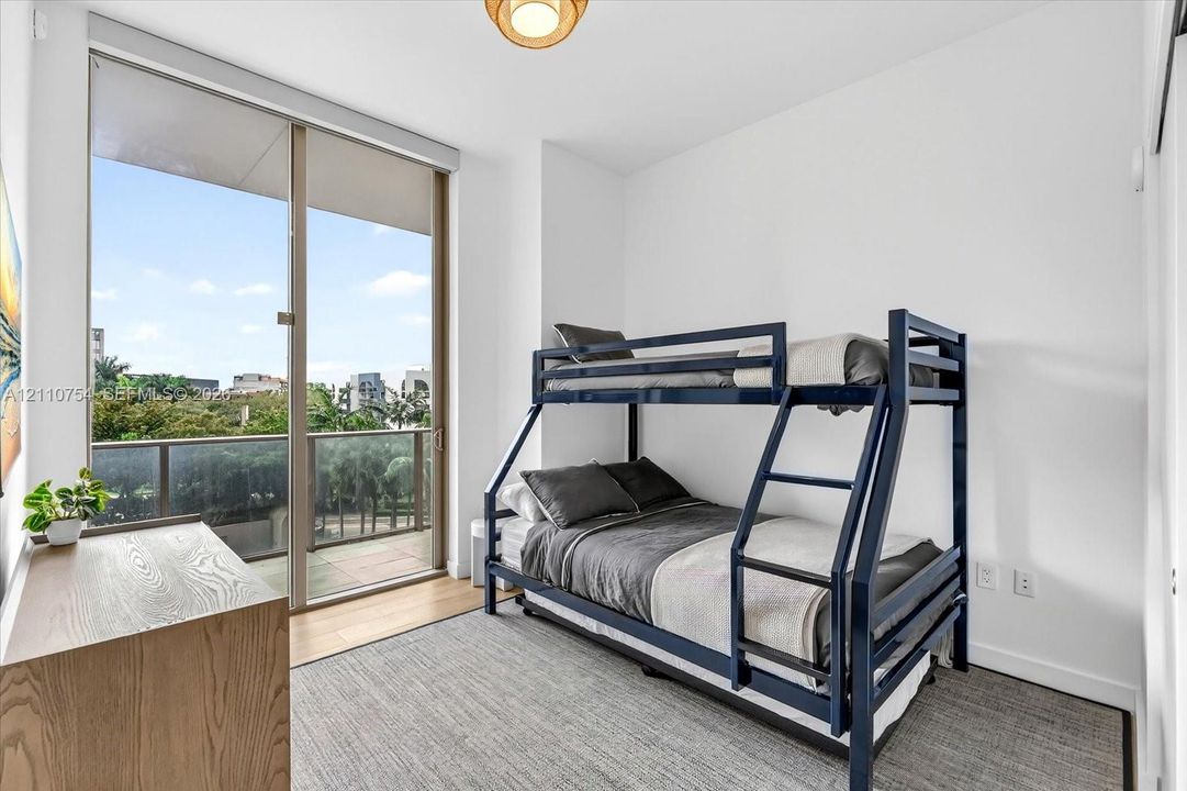 For Rent: $22,000 (3 beds, 3 baths, 1661 Square Feet)