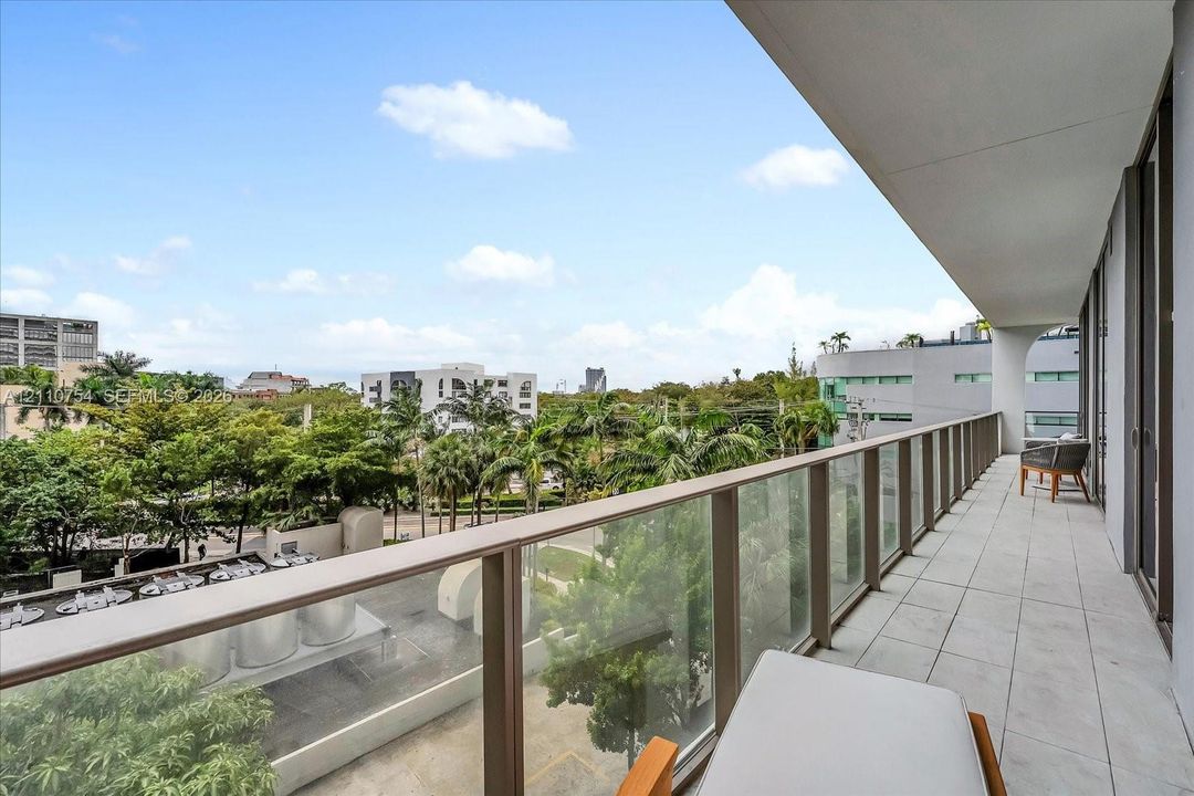 For Rent: $22,000 (3 beds, 3 baths, 1661 Square Feet)