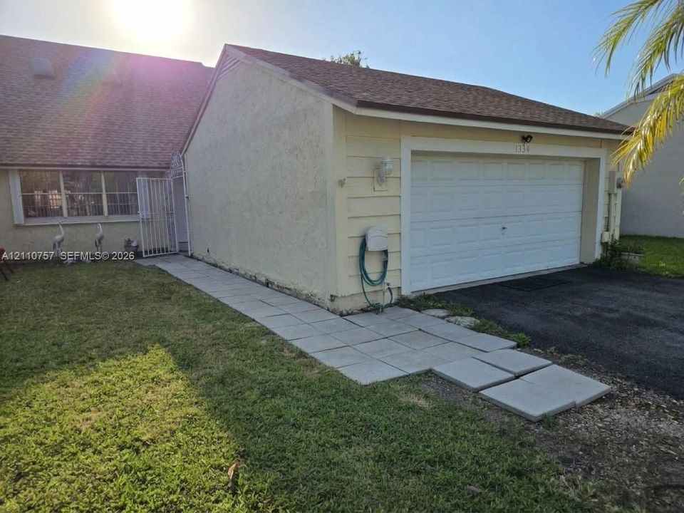 For Sale: $485,000 (4 beds, 2 baths, 1983 Square Feet)