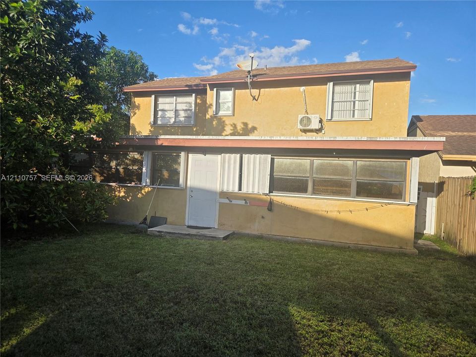 For Sale: $485,000 (4 beds, 2 baths, 1983 Square Feet)