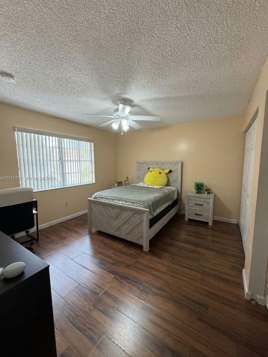 For Sale: $485,000 (4 beds, 2 baths, 1983 Square Feet)