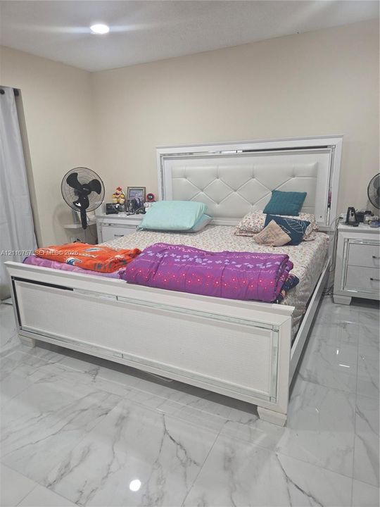 For Sale: $485,000 (4 beds, 2 baths, 1983 Square Feet)