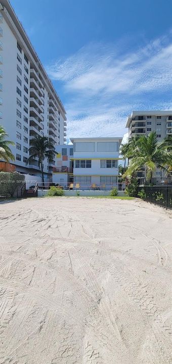 For Rent: $2,000 (1 beds, 1 baths, 590 Square Feet)
