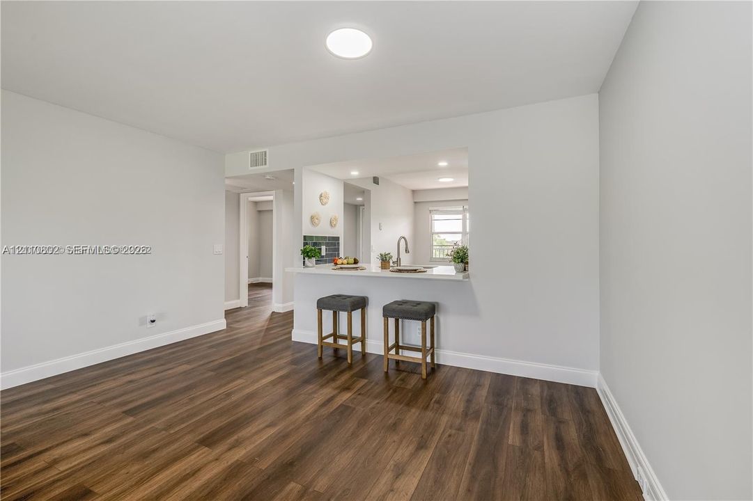 For Rent: $2,450 (2 beds, 2 baths, 1192 Square Feet)