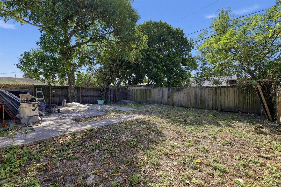 05_628_58th_St-Exterior-0217