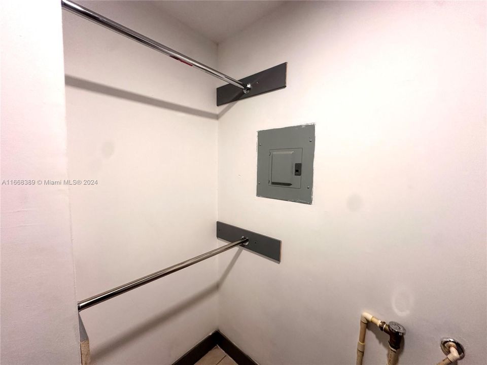 1418 8