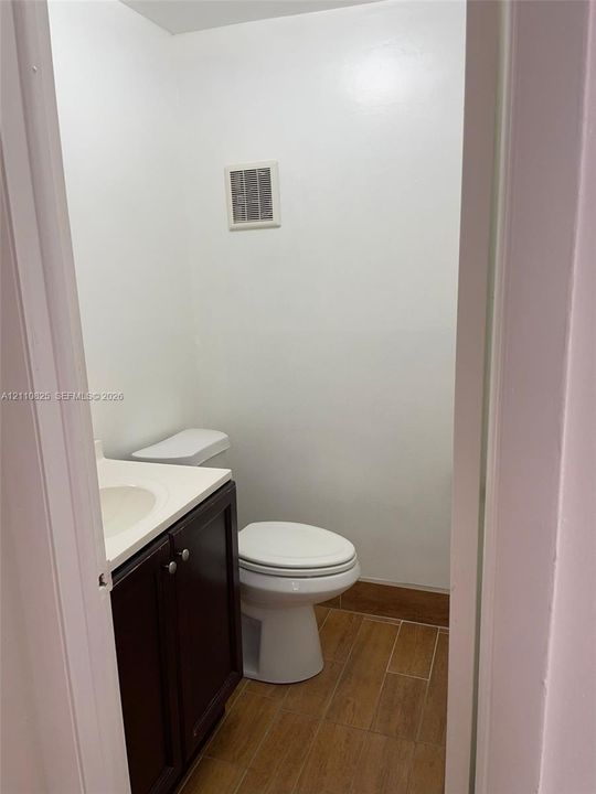 For Rent: $2,275 (1 beds, 1 baths, 1125 Square Feet)