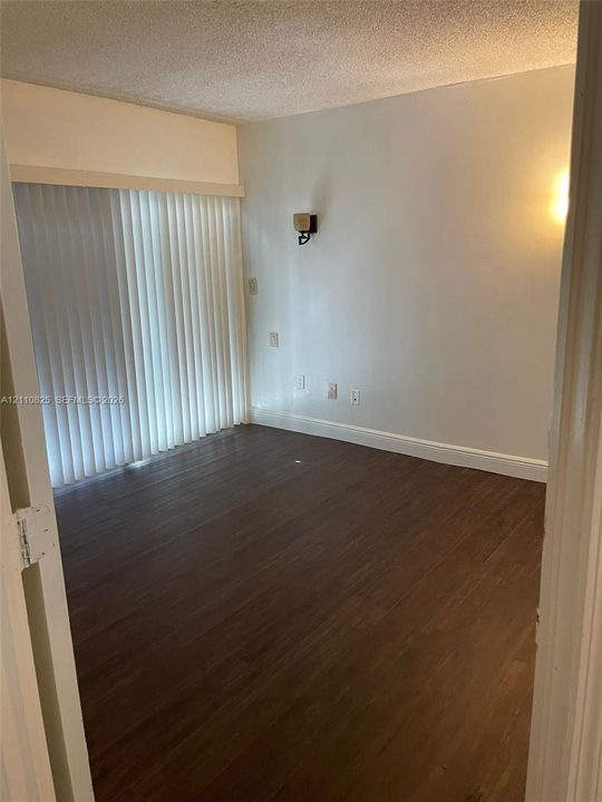 For Rent: $2,275 (1 beds, 1 baths, 1125 Square Feet)