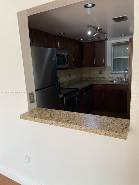 For Rent: $2,275 (1 beds, 1 baths, 1125 Square Feet)
