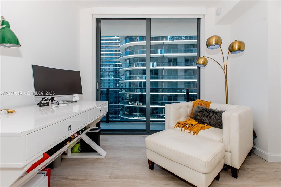 For Rent: $5,100 (2 beds, 2 baths, 926 Square Feet)
