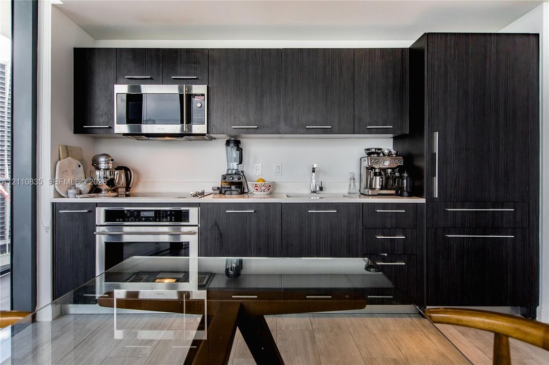 For Rent: $5,100 (2 beds, 2 baths, 926 Square Feet)