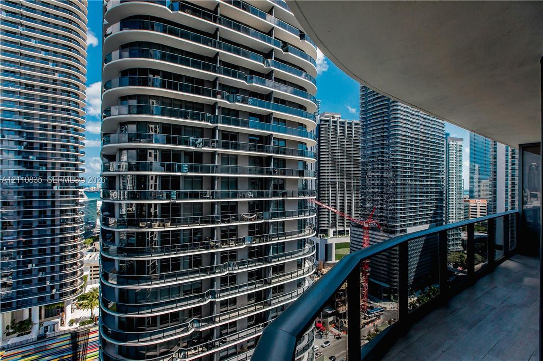 For Rent: $5,100 (2 beds, 2 baths, 926 Square Feet)