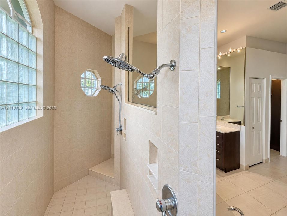 For Sale: $1,050,000 (6 beds, 4 baths, 3599 Square Feet)