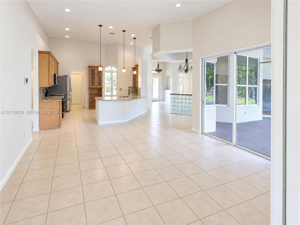 For Sale: $1,050,000 (6 beds, 4 baths, 3599 Square Feet)