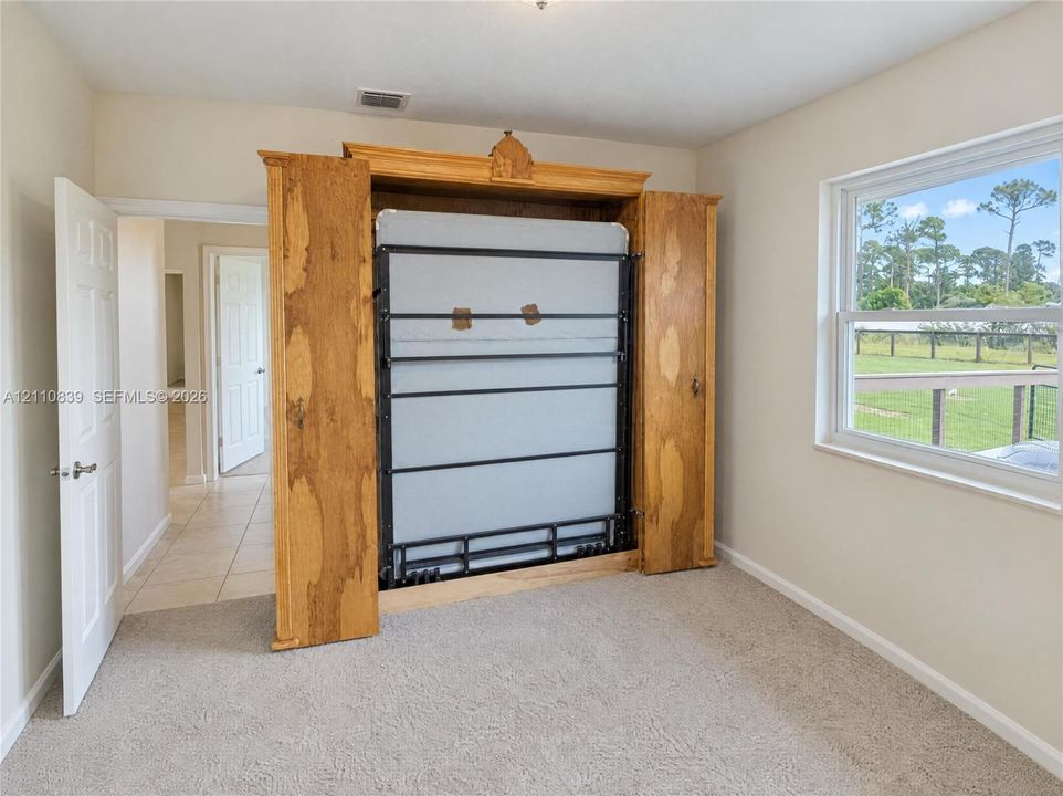 For Sale: $1,050,000 (6 beds, 4 baths, 3599 Square Feet)