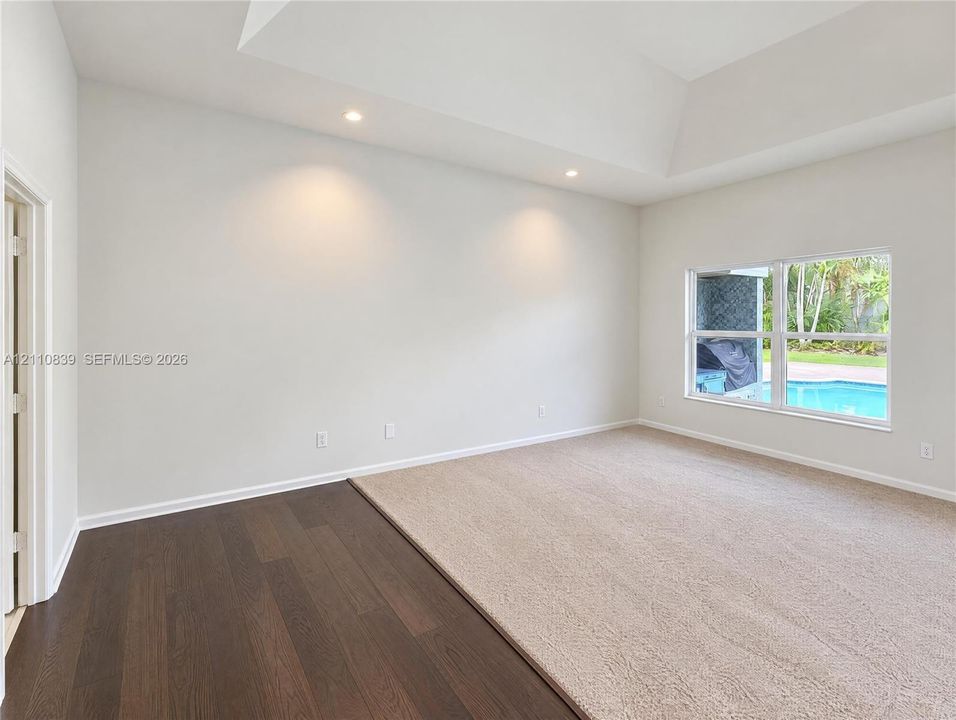 For Sale: $1,050,000 (6 beds, 4 baths, 3599 Square Feet)