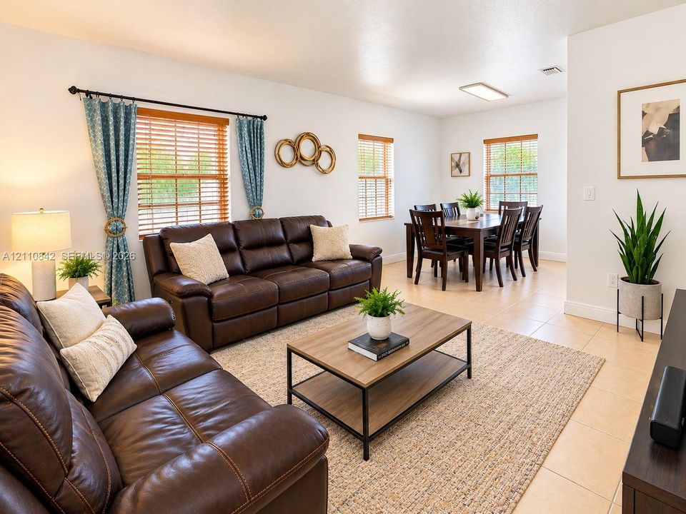For Rent: $2,800 (3 beds, 1 baths, 936 Square Feet)