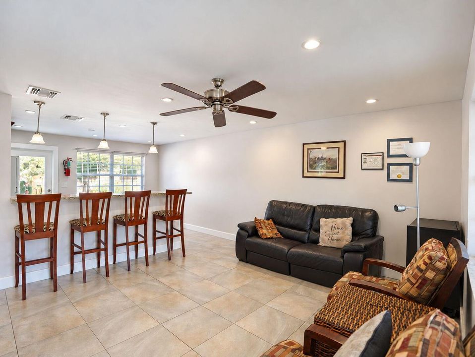 19-web-or-mls-Daniel_904_NE_10th_Ave_19