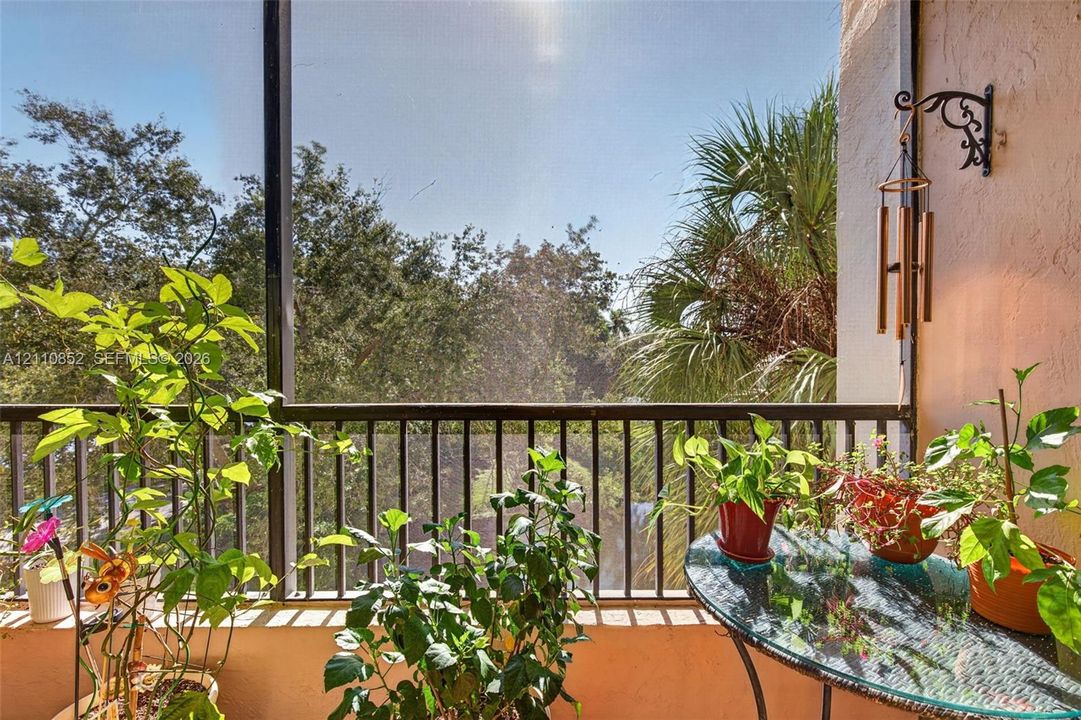 На продажу: $255,000 (2 спален, 2 ванн, 979 Квадратных фут)