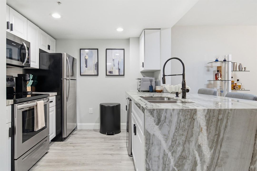 1801-N-FLAGLER-DR-APT-611-33407-006