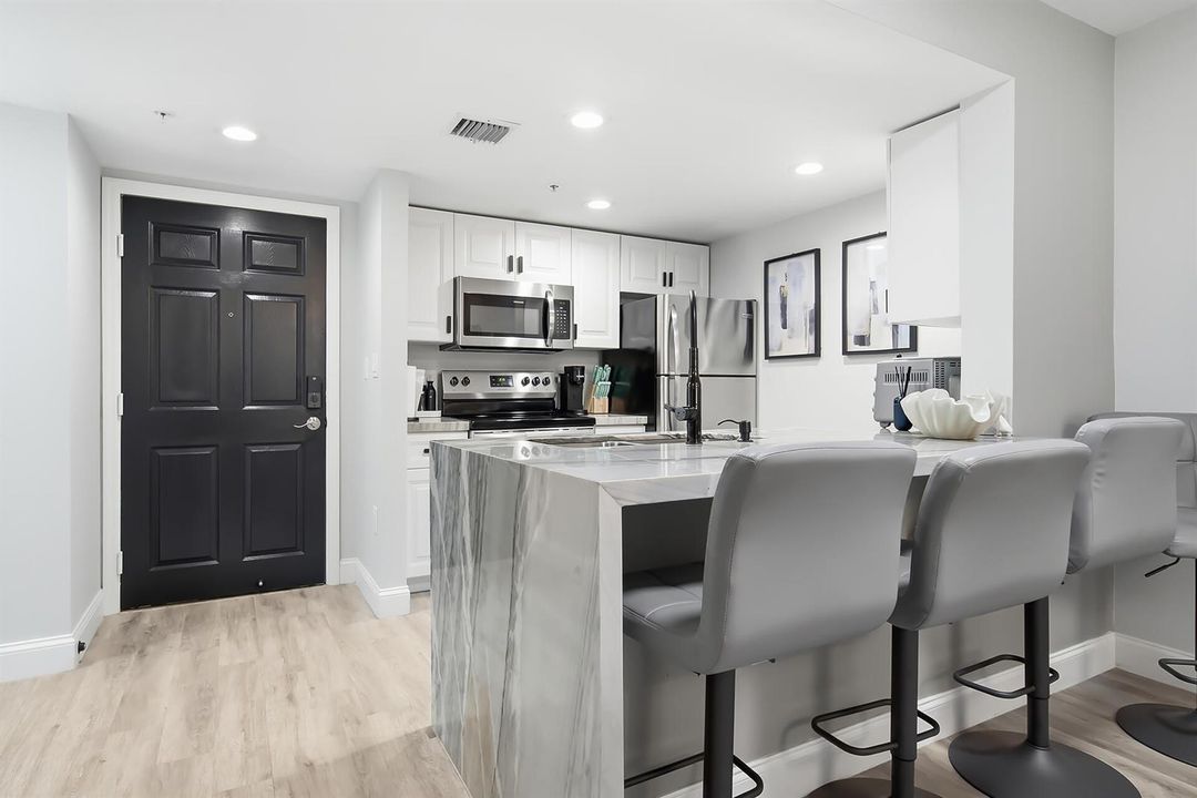 1801-N-FLAGLER-DR-APT-611-33407-005