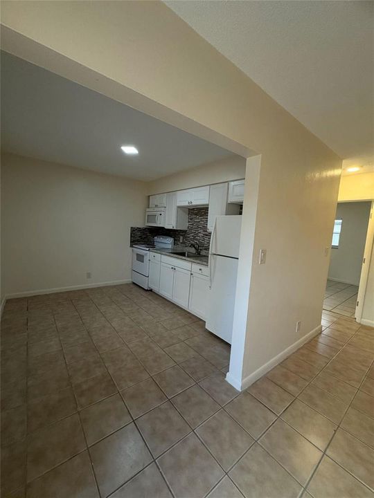 Eat-in Kitchen