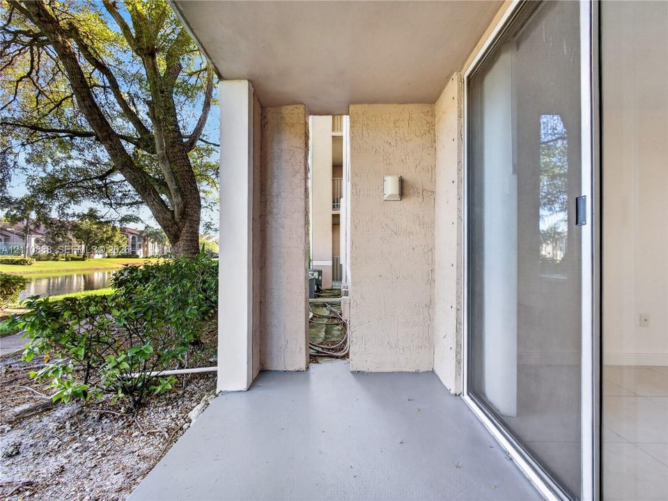 En Venta: $285,000 (2 camas, 2 baños, 983 Pies cuadrados)