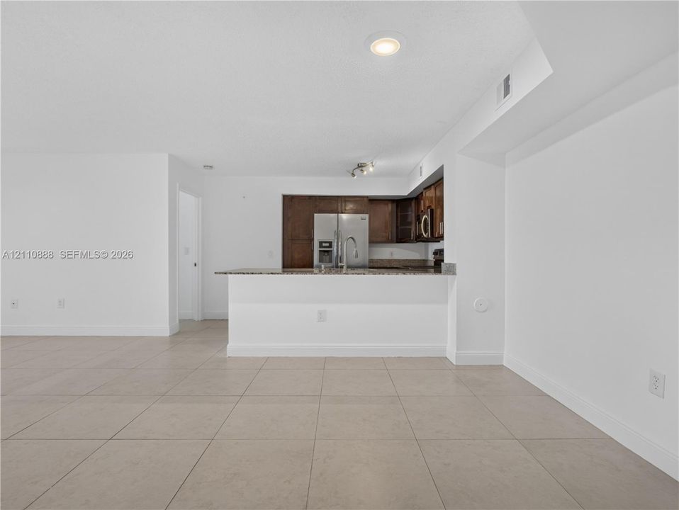 En Venta: $285,000 (2 camas, 2 baños, 983 Pies cuadrados)