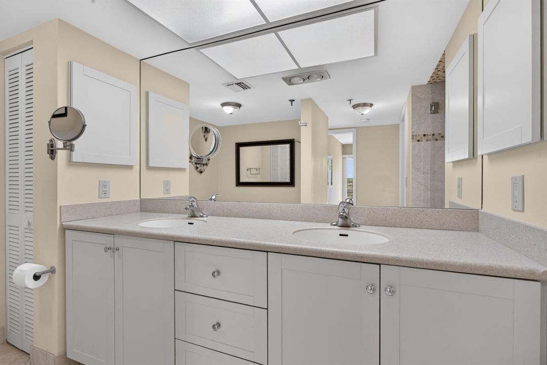 MAIN BATH DOUBLE VANITY