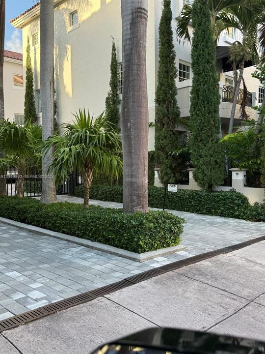 For Rent: $4,500 (2 beds, 2 baths, 1400 Square Feet)