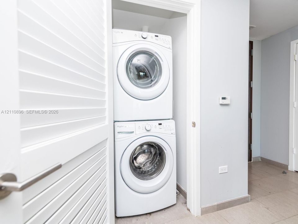 В аренду: $4,650 (1 спален, 1 ванн, 810 Квадратных фут)