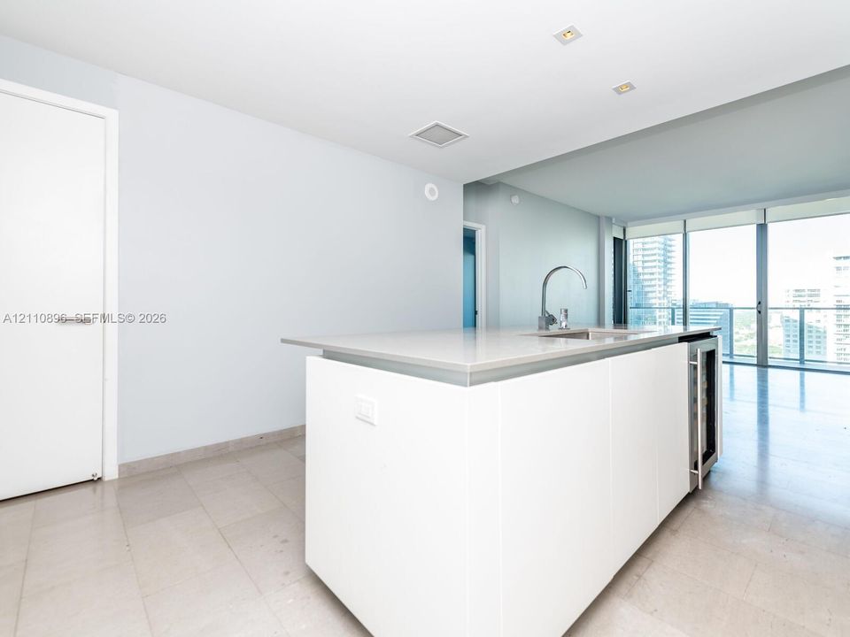 В аренду: $4,650 (1 спален, 1 ванн, 810 Квадратных фут)
